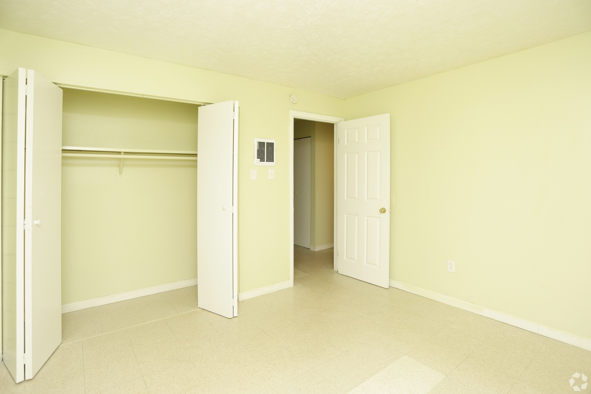 La Casa Estates second bedroom in Elkhart Indiana