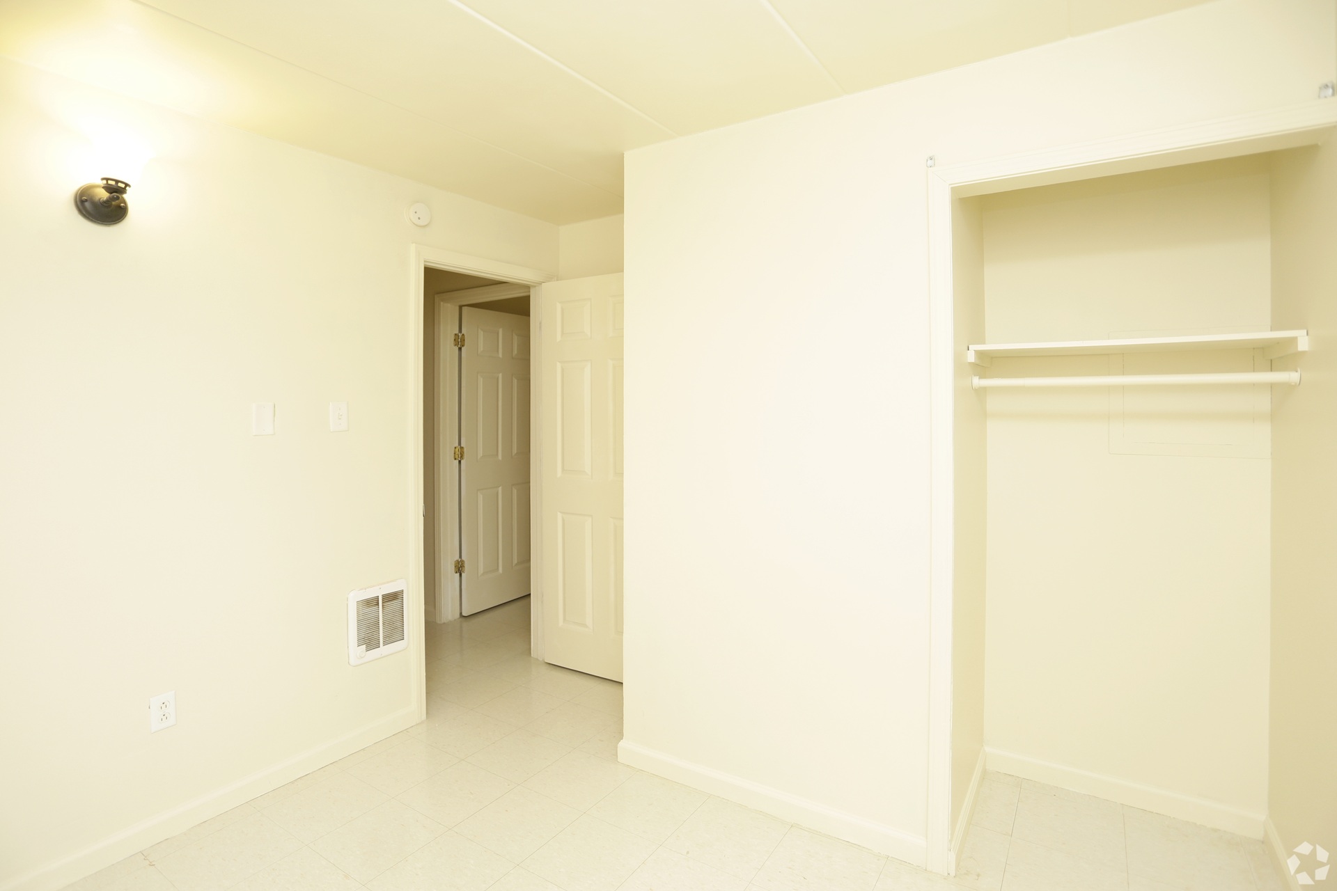 La Casa Estates third bedroom in Elkhart Indiana